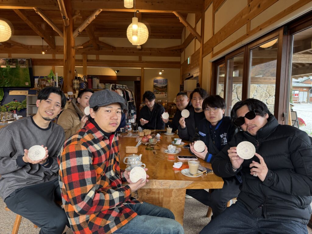 滝見台の皿投げ祈願